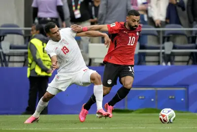 محمد صلاح يعاني من إصابة في الركبة لكن منتخب مصر يبقى متفائلاً