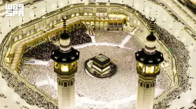 كسوة الكعبة الجديدة تزيّن بيت الله الحرام بوزن 1.4 طن و150 صانعاً