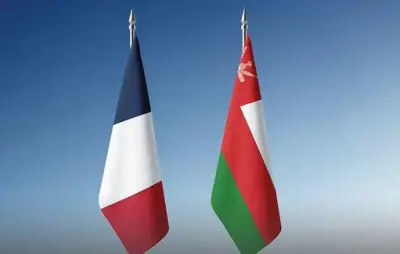 عُمان وفرنسا تؤكدان خفض التصعيد وحرية الملاحة في مضيق هرمز