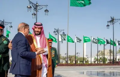 شريف يثمن دعم المملكة لجهود السلام في باكستان
