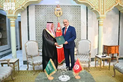 السفير البريثن يقدم أوراق اعتماده لوزير الخارجية التونسي