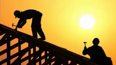 السعودية تمنع العمل تحت الشمس حتى سبتمبر 2026 لحماية العمال