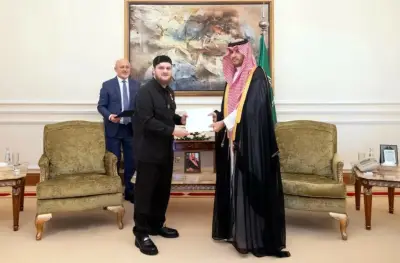 ولي العهد يتسلم رسالة من رئيس الشيشان في جدة