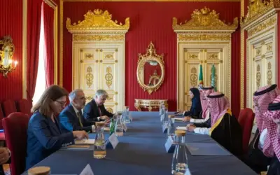 وزير الخارجية يبحث مع نظيره البرتغالي التطورات الإقليمية والدولية