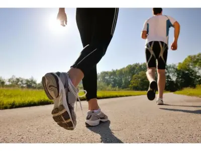 دراسة: 5 دقائق حركة كل ساعة تحمي من أضرار الجلوس الطويل
