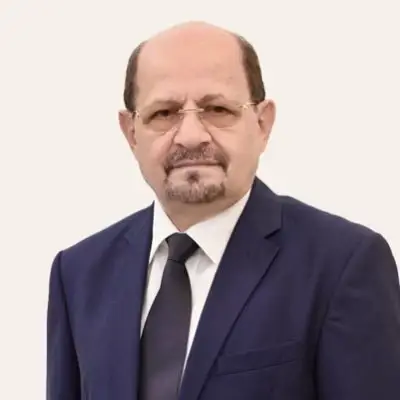 رئيس وزراء اليمن يشكر عكاظ على تغطيتها الشاملة للشأن اليمني