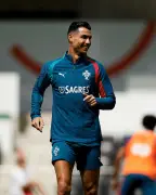 بعد دوري روشن.. رونالدو يطمح لرفع كأس العالم 2026 مع البرتغال