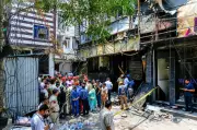 مقتل 21 شخصًا بينهم أجانب في حريق مبنى بالعاصمة الهندية نيودلهي