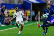 أبو الشامات يعتذر للجماهير ويطالب بمساندة الجيل الحالي