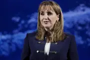 الذكاء الاصطناعي لن يستبدل الطيارين والمرشدين السياحيين.. رئيسة WTTC تكشف المفاجآت