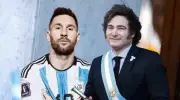 الرئيس الأرجنتيني يدعم ميسي ويصف شائعات وفاة والده بالسقوط المهني