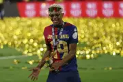 لامين يامال يتوج بجائزة أفضل لاعب في الليغا متفوقاً على مبابي