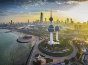 الدفاعات الكويتية تتصدى لهجمات صاروخية ومسيرات معادية وتدعو للالتزام بالسلامة