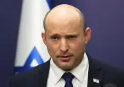 بينيت يعترف بتهريب ستارلينك إلى إيران ويتهم نتنياهو بالتوقف