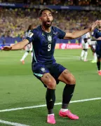 كونيا يتجاوز كاكا وفيرمينو تهديفياً في المونديال بثنائية تاريخية