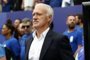 ديشان يغيب عن تدريب فرنسا بعد وفاة والدته