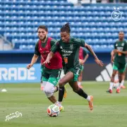فضيحة تجسس بطائرات مسيرة تخترق تدريبات المنتخب الجزائري في أمريكا