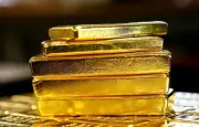 الذهب يهبط أكثر من 2% إلى 4099 دولارًا بفعل ارتفاع الدولار وتوقعات الفائدة
