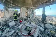 إيران تعاود اعتداءاتها الآثمة على الكويت والبحرين.. أضرار مادية في المحرق