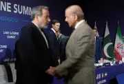 الوفد الإيراني يغادر سويسرا بعد 18 ساعة من المفاوضات مع أمريكا