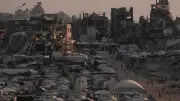 إسرائيل توسع سيطرتها شمال غزة وتدفع بنزوح جديد