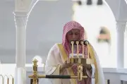 إمام الحرم المكي يدعو لاغتنام العام الهجري الجديد بالتوبة والافتقار إلى الله