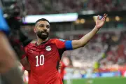 محمد صلاح يقود مصر لأول فوز في تاريخ كأس العالم