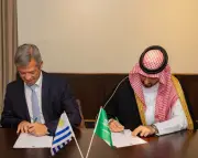 الفيصل يوقع مذكرة تفاهم مع الأوروغواي وبدء سريان نظام الرياضة
