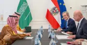 الأمير فيصل بن فرحان ينقل تحيات القيادة للمستشار النمساوي