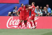 سويسرا تسحق البوسنة برباعية في كأس العالم بفضل مانزامبي