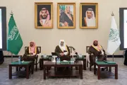 محافظ الطائف يستعرض حملة الولاء والانتماء مع مدير التوجيه والإرشاد