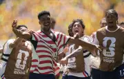 المنتخب الأمريكي يحسم التأهل لدور الـ32 بثنائية في شباك أستراليا