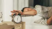السهر في الجينات: لماذا تجد صعوبة في الاستيقاظ صباحاً؟