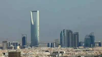ضبط 104 حالات اشتباه تستر تجاري في 30 يوماً بجولات رقابية مكثفة