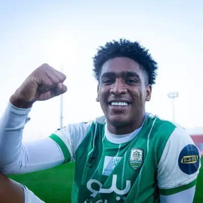 عبدالرحمن غريب يمدد عقده مع النصر والمجرشي يقترب من الاتحاد
