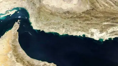 إيران تغلق مضيق هرمز وتطلق ناراً تحذيرياً على سفينة تجارية
