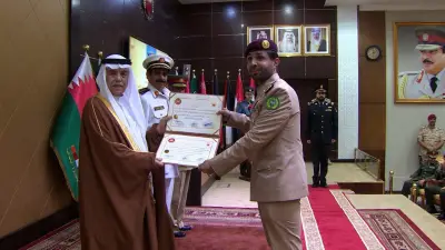 الأمير خالد بن ناصر آل سعود يتخرج من دورة القيادة والأركان بالبحرين
