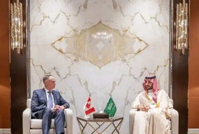 وزيرا دفاع السعودية وكندا يبحثان التعاون العسكري في جدة