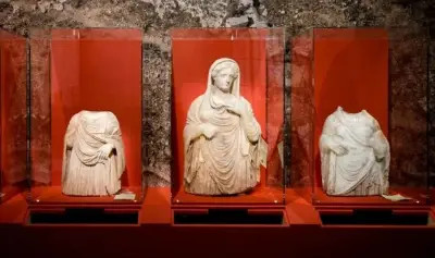 سوريا تستعيد 23 قطعة أثرية من فرنسا بعد 15 عاماً من الإعارة