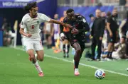 أيوب بوعدي يقترب من إنجاز بيليه التاريخي في كأس العالم