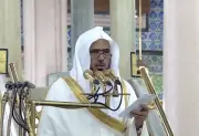 إمام المسجد النبوي يحذر من إدمان الشاشات ويؤكد مشروعية الترويح المباح