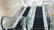 وفاة رجل إثر سقوطه من سلم متحرك في مركز تجاري بتورنتو