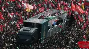 ملايين الإيرانيين يشيعون خامنئي في طهران