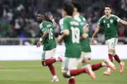 كينيونيس وخيمينيز يقودان المكسيك لدور الـ16 في كأس العالم 2026