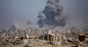 بابا نويل يصل إلى سانتا كلوز بولاية إنديانا في موكب احتفالي