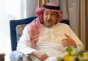 الخريجي يلتقي مسؤولين بجنوب السودان في زيارته الرسمية