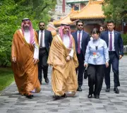 وزير الخارجية يزور متحف القصر الإمبراطوري في الصين